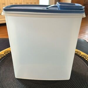 Vintage Tupperware 20 Cup Cereal Keeper Blue Lid
